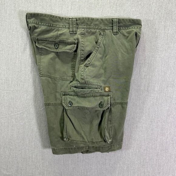 IZOD Cargo Shorts Men's 36 Olive Green Outdoor Utility Pockets Casual Canvas - Picture 5 of 8